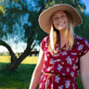 Meet your Posher, Carli